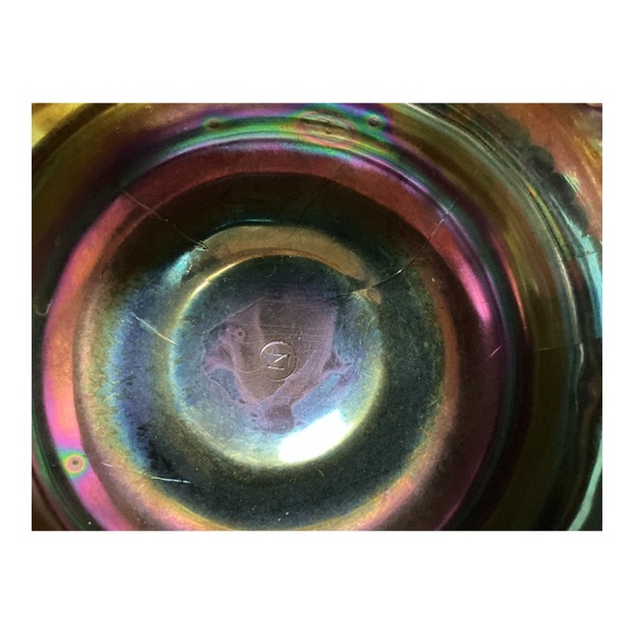 Carnival Glass berry bowls, set of four - Picture 4 of 4